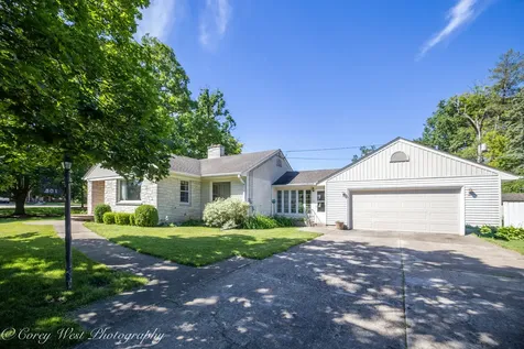 801 Lawnwood Avenue Dekalb IL 60115