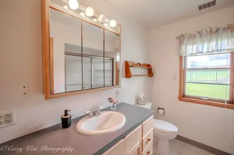 801 Lawnwood Avenue Dekalb IL 60115