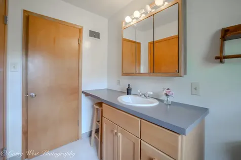 801 Lawnwood Avenue Dekalb IL 60115