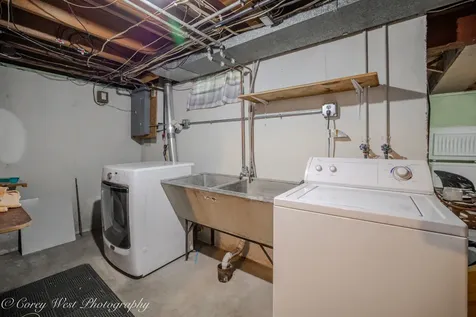 801 Lawnwood Avenue Dekalb IL 60115