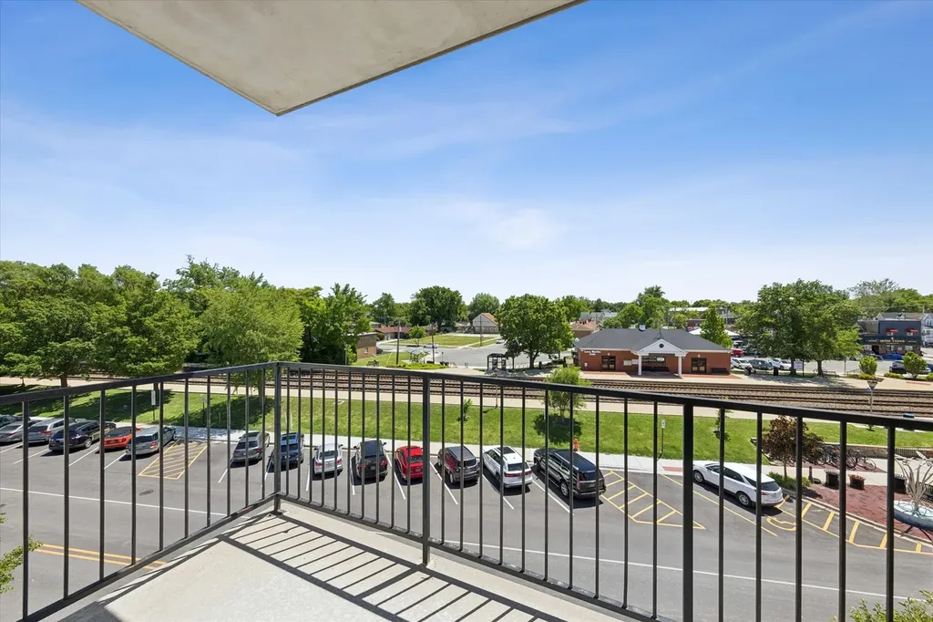 8822 Brookfield Avenue Brookfield IL 60513