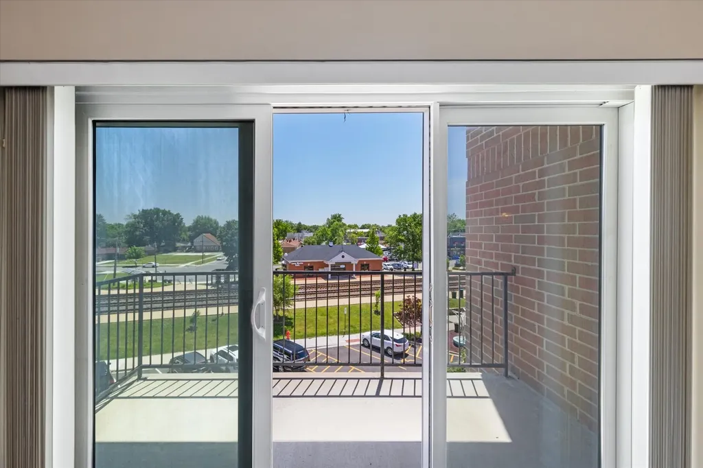 8822 Brookfield Avenue Brookfield IL 60513