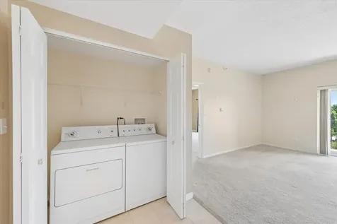 8822 Brookfield Avenue Brookfield IL 60513