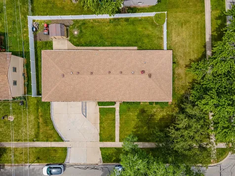 6910 Juniper Street Hanover Park IL 60133