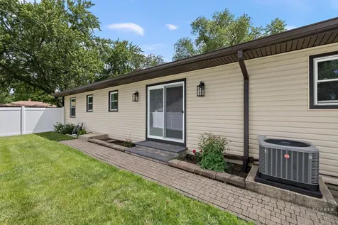 6910 Juniper Street Hanover Park IL 60133
