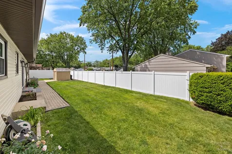 6910 Juniper Street Hanover Park IL 60133