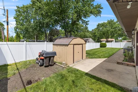 6910 Juniper Street Hanover Park IL 60133