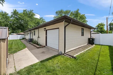 6910 Juniper Street Hanover Park IL 60133