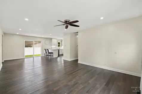 6910 Juniper Street Hanover Park IL 60133