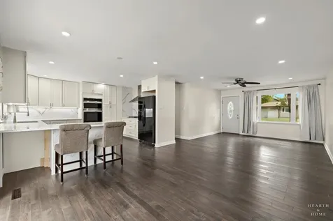6910 Juniper Street Hanover Park IL 60133