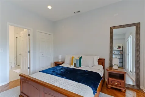 7028 North Ridge Boulevard Chicago IL 60645