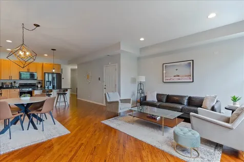 7028 North Ridge Boulevard Chicago IL 60645