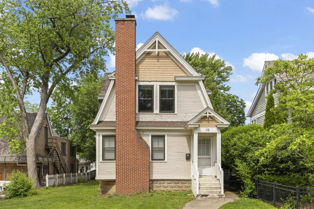 119 South Ellsworth Street Naperville IL 60540