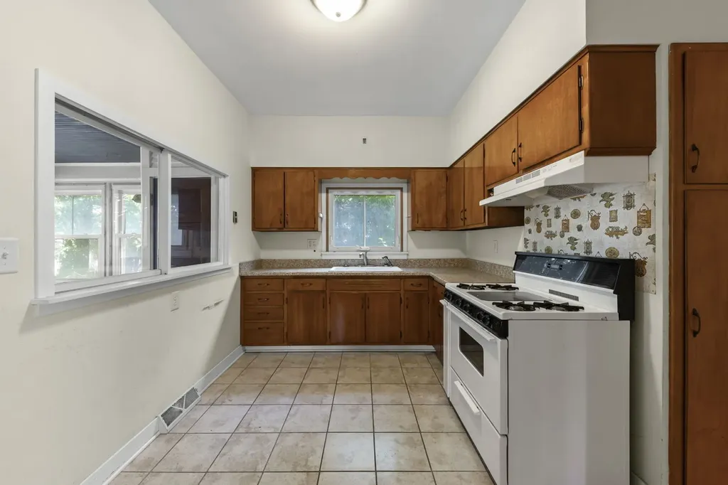 119 South Ellsworth Street Naperville IL 60540