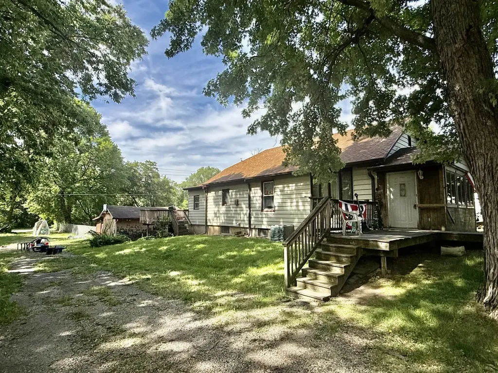 1223 St Paul Street Depue IL 61322
