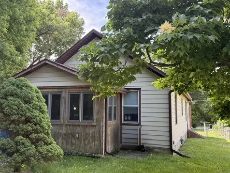 1223 St Paul Street Depue IL 61322