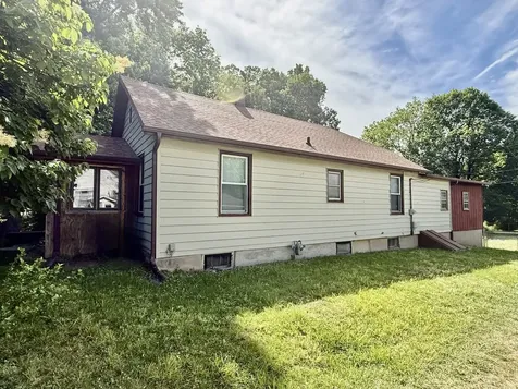 1223 St Paul Street Depue IL 61322