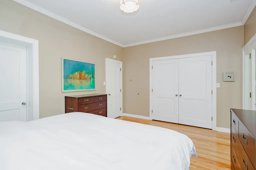 655 West Buena Avenue Chicago IL 60613