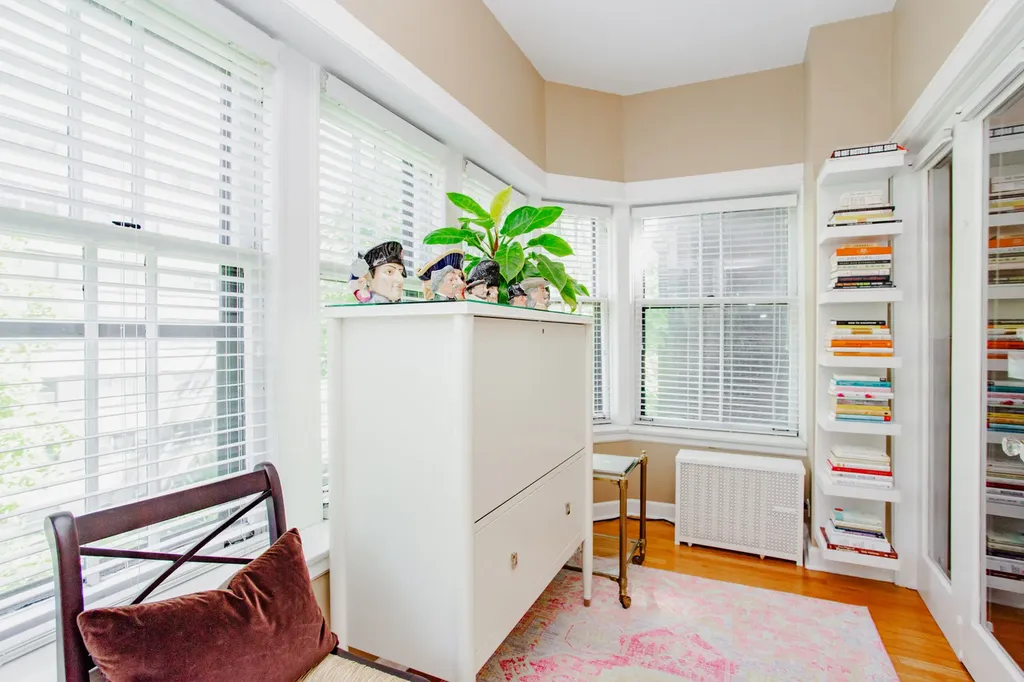 655 West Buena Avenue Chicago IL 60613