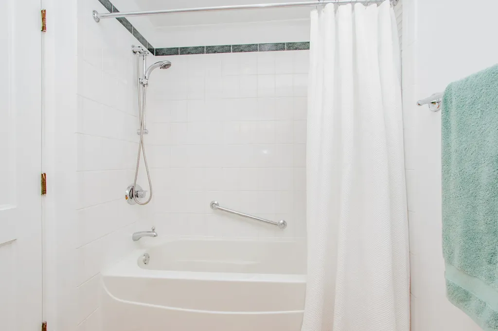 655 West Buena Avenue Chicago IL 60613