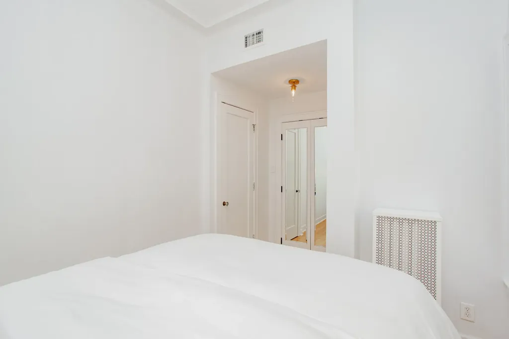 655 West Buena Avenue Chicago IL 60613
