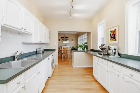 655 West Buena Avenue Chicago IL 60613