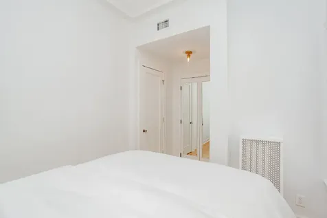 655 West Buena Avenue Chicago IL 60613