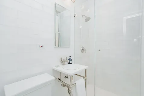 655 West Buena Avenue Chicago IL 60613