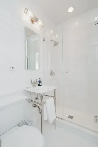 655 West Buena Avenue Chicago IL 60613