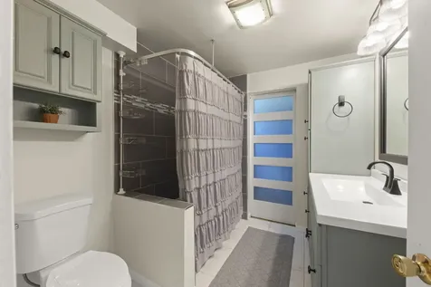 743 West Vermont Street Villa Park IL 60181