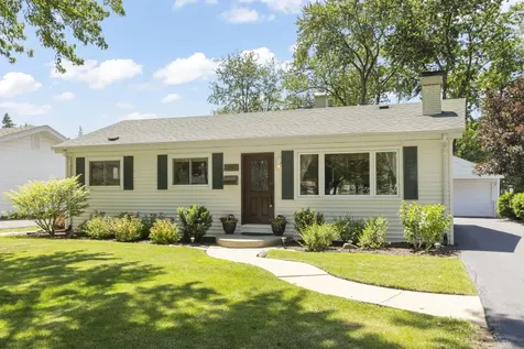 743 West Vermont Street Villa Park IL 60181