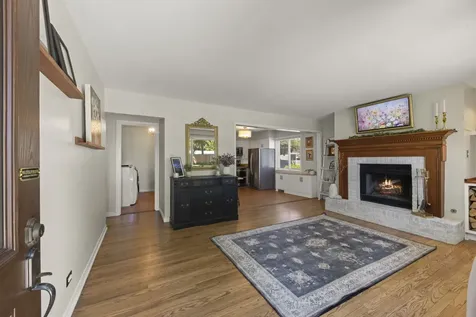 743 West Vermont Street Villa Park IL 60181