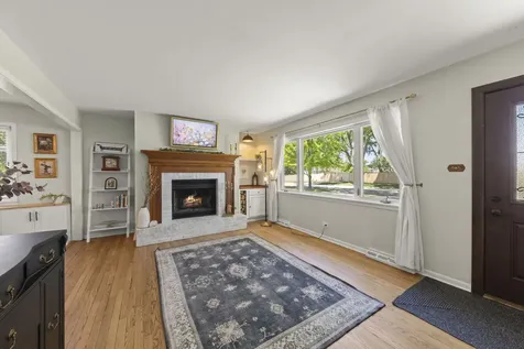 743 West Vermont Street Villa Park IL 60181