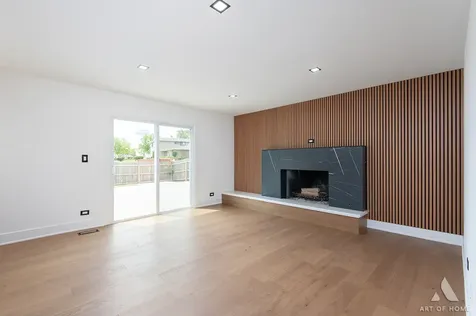 214 Cambridge Lane Bloomingdale IL 60108
