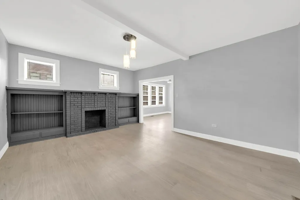 12432 South State Street Chicago IL 60628