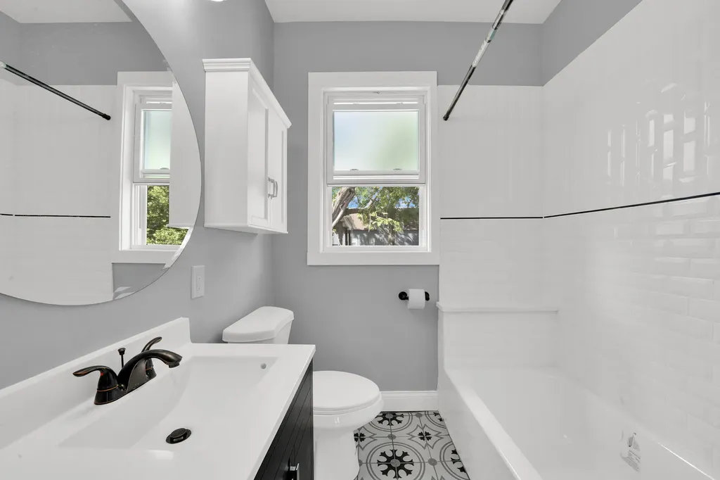 12432 South State Street Chicago IL 60628