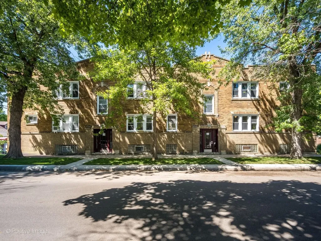 5434 West Wellington Avenue Chicago IL 60641
