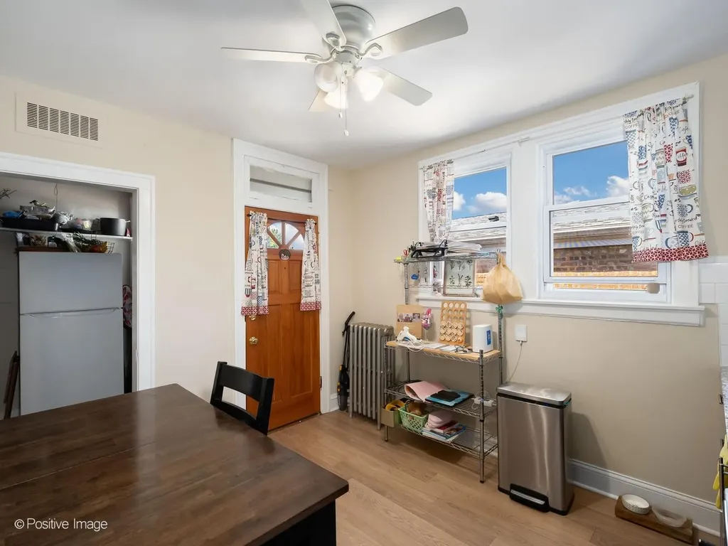 5434 West Wellington Avenue Chicago IL 60641