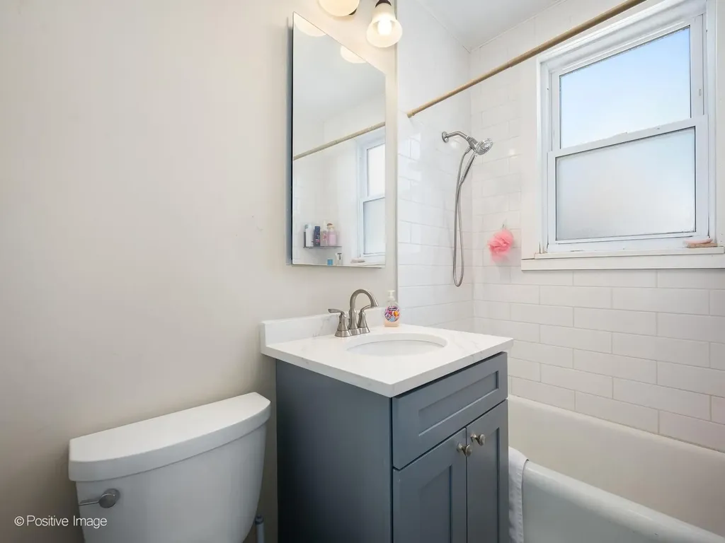 5434 West Wellington Avenue Chicago IL 60641