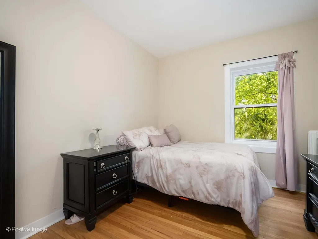 5434 West Wellington Avenue Chicago IL 60641