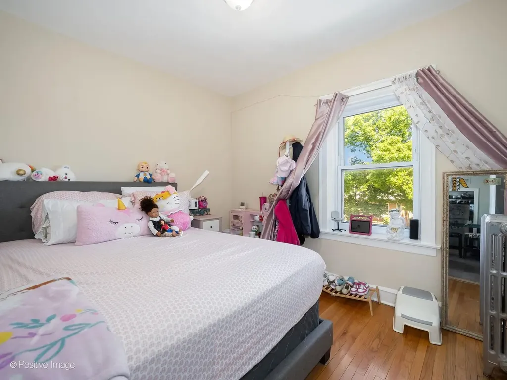5434 West Wellington Avenue Chicago IL 60641