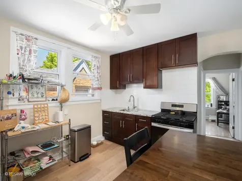 5434 West Wellington Avenue Chicago IL 60641