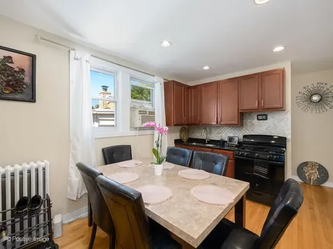 5434 West Wellington Avenue Chicago IL 60641