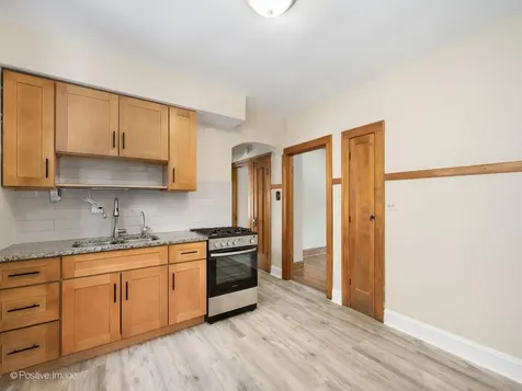 5434 West Wellington Avenue Chicago IL 60641