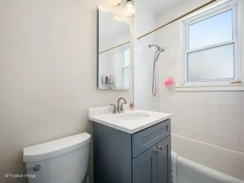 5434 West Wellington Avenue Chicago IL 60641