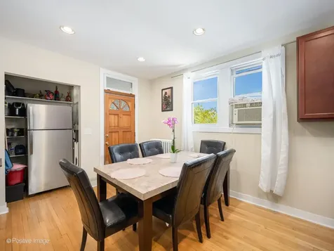 5434 West Wellington Avenue Chicago IL 60641