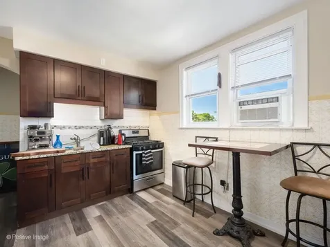 5434 West Wellington Avenue Chicago IL 60641