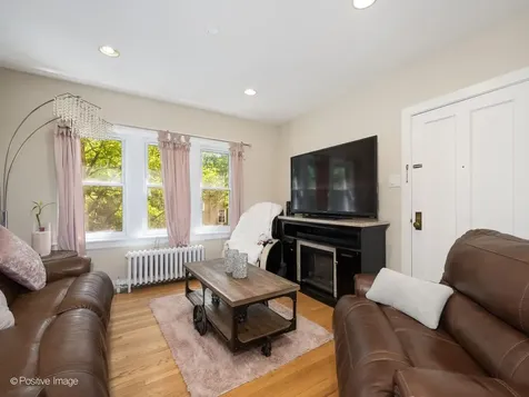 5434 West Wellington Avenue Chicago IL 60641
