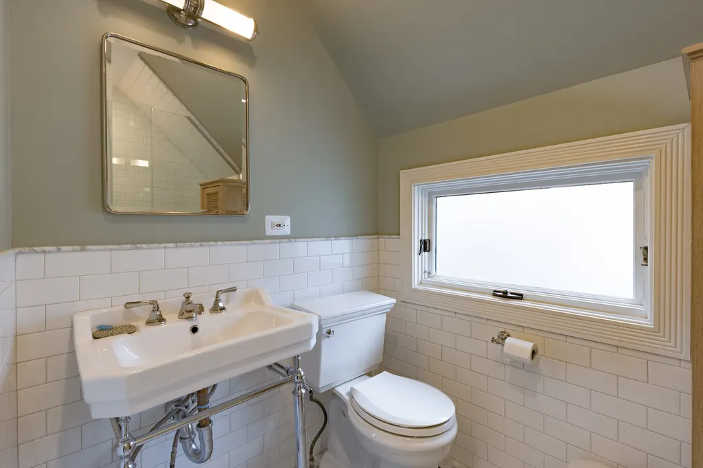 1220 East 57th Street Chicago IL 60637