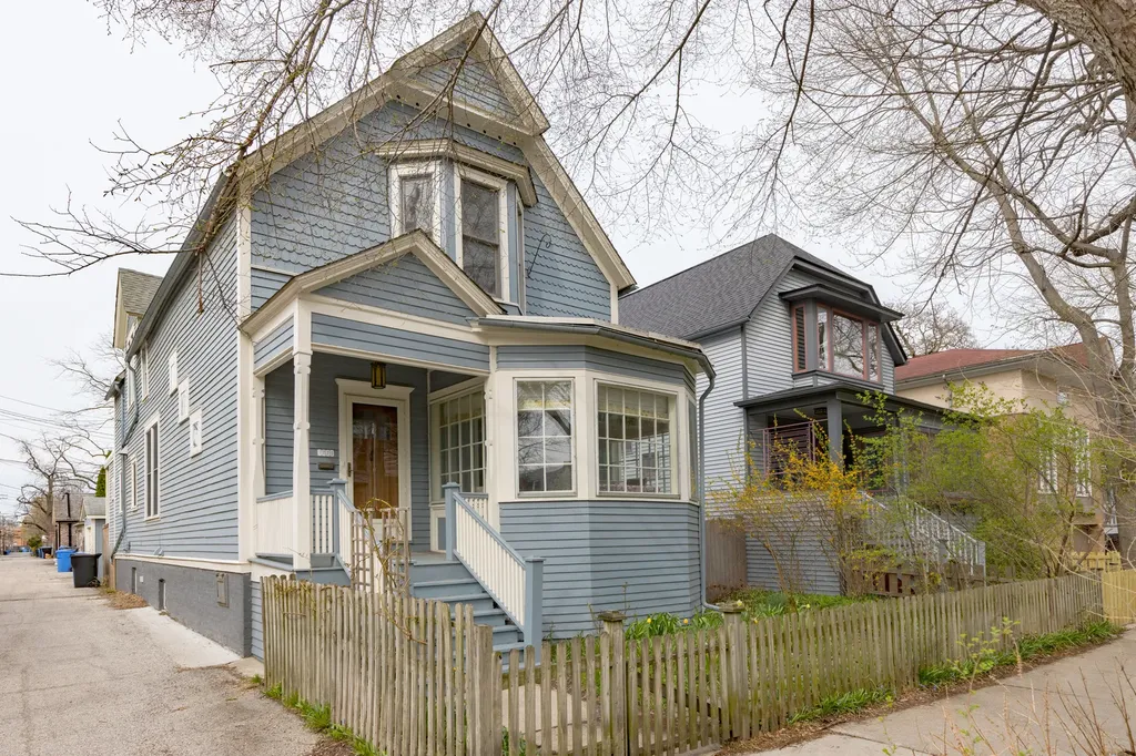 1220 East 57th Street Chicago IL 60637